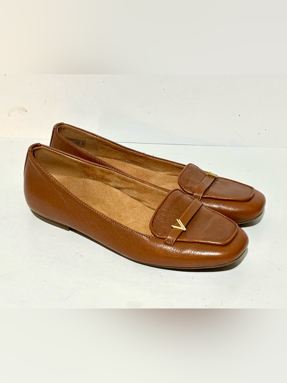 Vionic Brown Leather Slip-On Loafers with Gold 'V' Accent Size 8